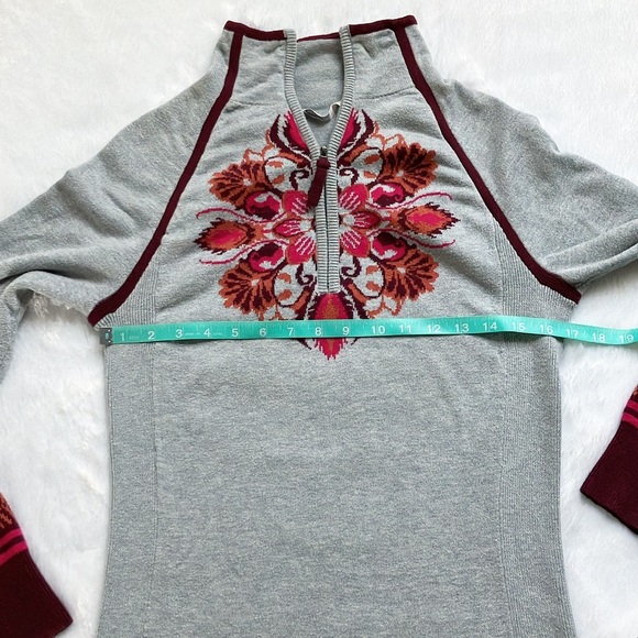 Gray and Maroon Floral Athleta Half Zip Sweater - Picture 2 of 6